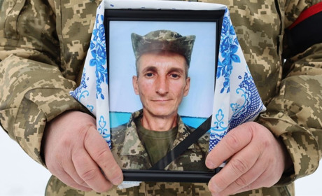 У Березі попрощалися з військовим Володимиром Понирком, який загинув на Донеччині