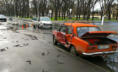 И вновь ДТП на Горького, и вновь - невнимательность водителя