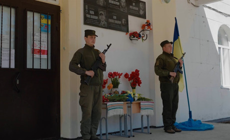 У Шостці відкрили меморіальні дошки захисникам - випускникам школи №7