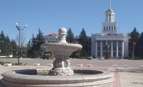 Купання у фонтанах не було: деталі “дня ВДВ” у Новій Каховці