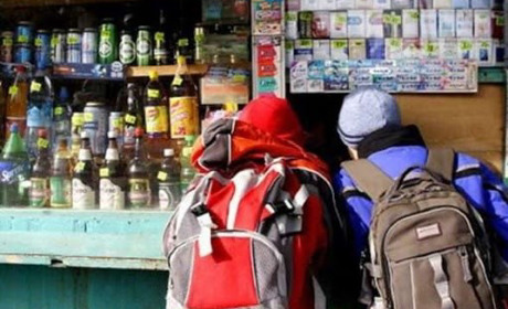 Поліція закликає до спільної боротьби з продажем підліткам тютюну та алкоголю 