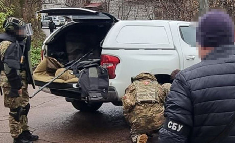 16-річній дівчині "замовили" підірвати саморобну бомбу в житловому мікрорайоні на Житомирщині