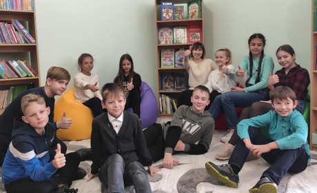 Бібліотека першої школи петворилась на комфортний простір, де можна цікаво і з користю провести час