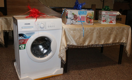 У суперфіналі конкурсу «Майстер-шеф по-старокостянтинівськи» переможниця отримала пральну машину 