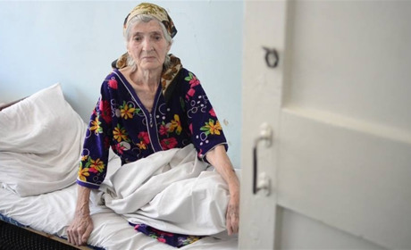 Пройшла крізь лінію фронту: як бабуся з окупованого  Докучаєвська потрапила в українську Миколаївку