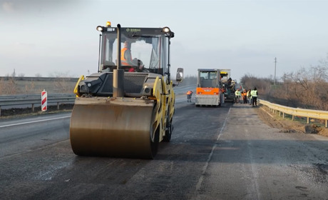 Рекордні темпи: на Одещині масово ремонтують стратегічні автодороги