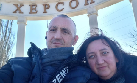 «Майже місяць просиділи в підвалі»: родина із Олешок на власні очі бачила звірства окупантів