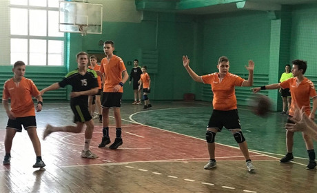 Благодаря мелитопольскому сайту MLTPL.City открыли отделение гандбола в спортшколе... Харькова