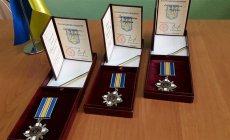 Двох захисників України зі Сватівського району нагородили орденами «За мужність» посмертно