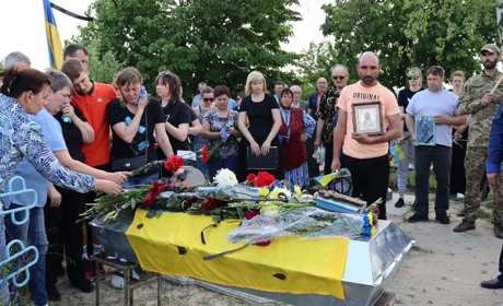 Перепоховання Героя: додому на щиті повернувся захисник Андрій Яровий (ВІДЕО)