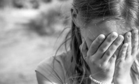 До 12 років позбавлення волі засуджено жителя Кіцманщини, який ґвалтував свою рідну дочку