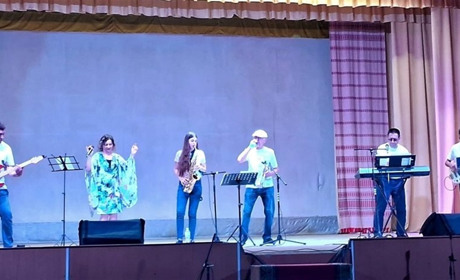 Вокально-інструментальному ансамблю "SUNSHINE BAND" присвоїли звання "народного"