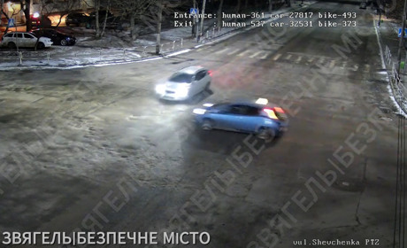 У Звягелі сталося ДТП за участі таксі: зіткнення зафіксувала система "Безпечне місто"