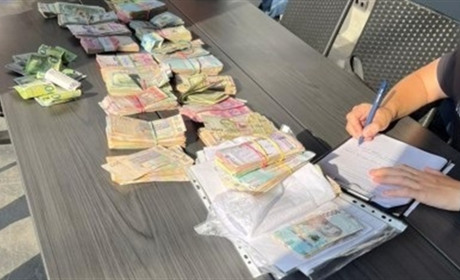 Сім тисяч доларів: одеський депутат вимагав та отримував хабарі за дозвіл пиляти у місті дерева