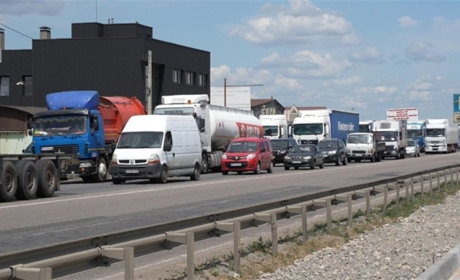 Обмеження руху вантажівок: як і на яких відрізках трас Одещини поліція вже контролює водіїв