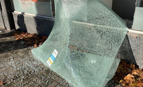 Ворог знову вдарив по середмістю Херсона, загинуло двоє людей