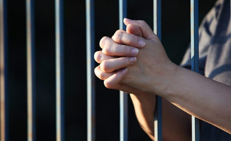 Жительку Каховського району окупанти судитимуть за дописи в соцмережі