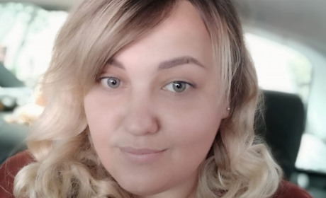Завуч херсонської школи підкупає музичною колонкою за голоси проєкту громадського бюджету