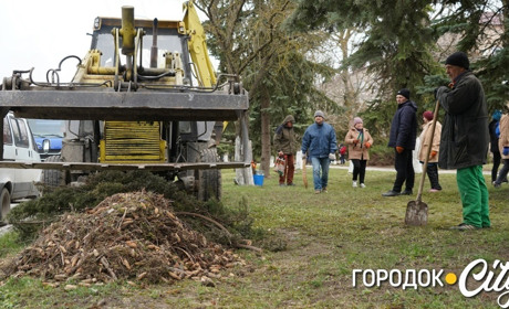 Місячник довкілля у Городку. Городоччани взялися за прибирання міста