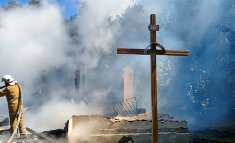 Після пожежі, яка знищила костел на Звягельщині, богослужіння відбуваються в будівлі дитсадка