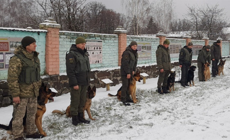 У Полицькій колонії інспектували кінологів