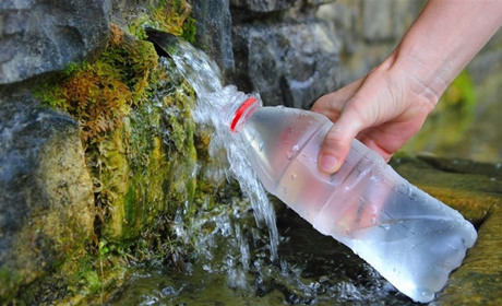 У Звягелі дослідили питну воду у джерелах та бюветах — вода чиста лише в одному джерелі: адреси