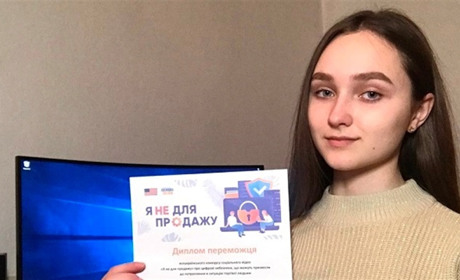 Як спілкуватись в Інтернет: дивіться відео херсонської школярки, яке отримало приз у конкурсі