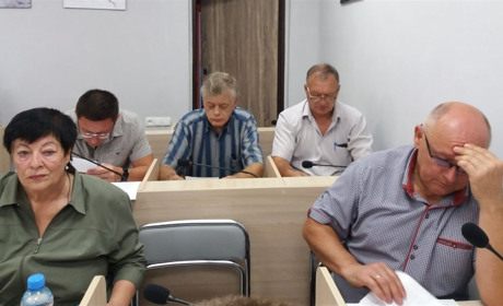 Позачергова сесія Сватівської міськради — допомога сватівчанам та стипендія вихователям