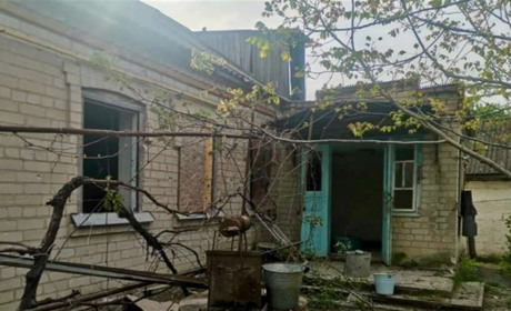 На Херсонщині окупанти поцілили в медзаклад і дитячий садок, поранили дитину