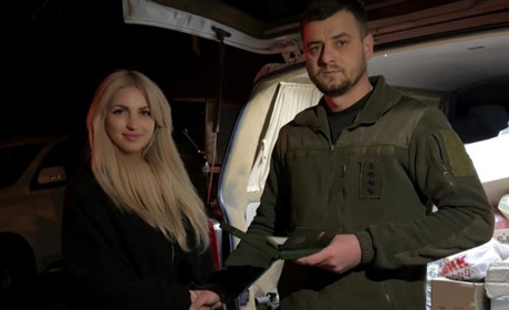 За постійну підтримку біляївських волонтерок нагородили відзнаками лицарі 28-ої ОМБр