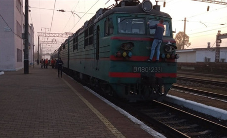 Через обстріли 19 поїздів затримуються, під питанням той, що йде через Первомайськ