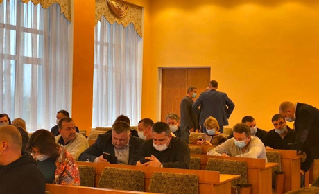 Перша сесія ради: як розділили посадові портфелі в Сарнах