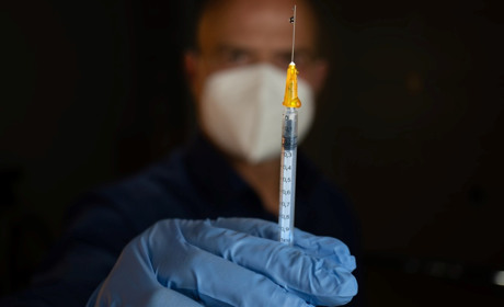 Кому можна не вакцинуватися від Covid-19 — перелік протипоказань МОЗ