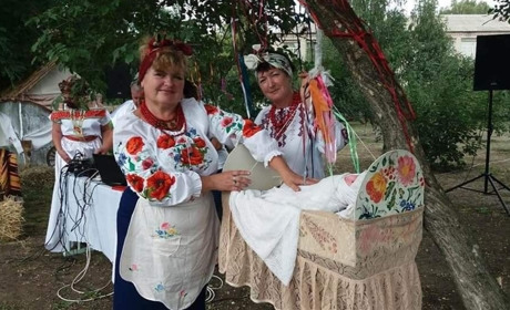 Вовняний живопис, поезія і сотні креативних ідей - це все про петрівчанку Наталю Попович 