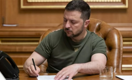 В Україні продовжили воєнний стан та мобілізацію