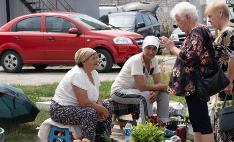 У Переяславі на базарі трилітрову банку меду з акації продавали за 800 гривень ФОТО/ВІДЕО