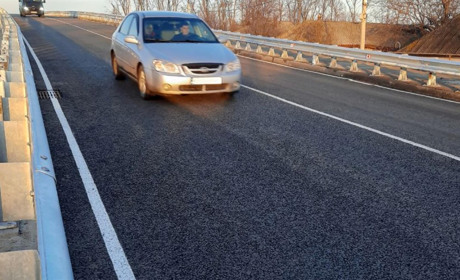 На в'їзді до Звягеля Служба автомобільних доріг оновила дорожній знак