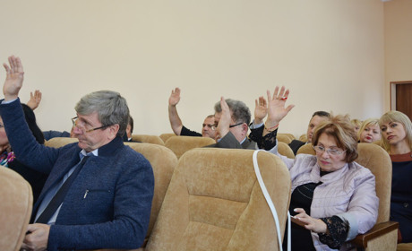 У Покровську вирішили більше стимулювати кращих педагогів і обдарованих учнів 