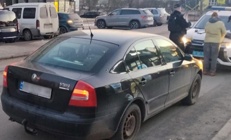 У Барі на пішохідному переході збили чоловіка: 26-річного пішохода госпіталізовали