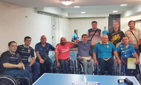 Покровські тенісисти з особливими можливостями вдало виступили на чемпіонаті області