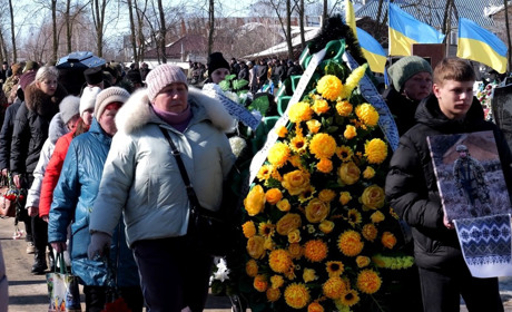 Шостка попрощалася з 23-річним офіцером ГУР Сергієм Лазненком