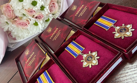 Трьох військових з Нетішина посмертно відзначили державними нагородами