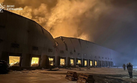 На Бориспільщині внаслідок атаки пошкоджено складські приміщення й логістичний центр підприємства