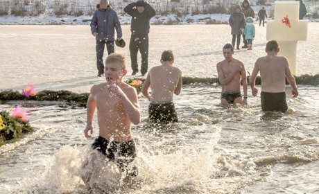 Купання на Водохреща: 10 правил, як не треба занурюватися у воду