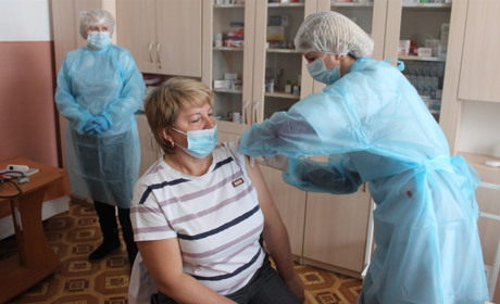 Городоччан закликають вакцинуватися. Де і якою вакциною