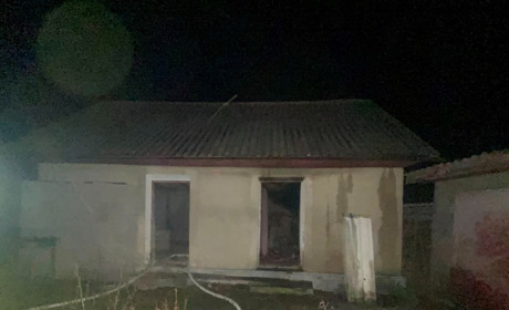 Рятувальники ліквідували пожежу в Жищинцях: що стало причиною займання