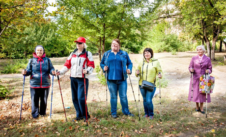 В Торецке открылась секция скандинавской ходьбы