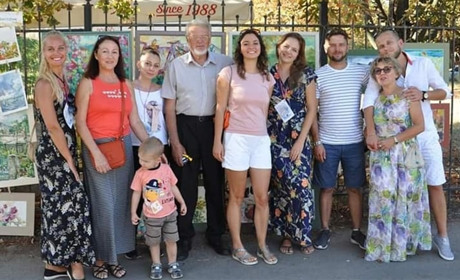У Херсоні «сушили» мистецтво і виготовляли скляні шари. Розповідаємо, як це було
