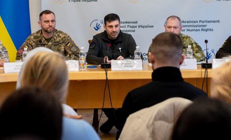 Рідні зниклих безвісти захисників зможуть зустрітися з омбудсменом у Хмельницькому. Коли?
