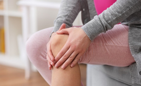 Що провокує біль у колінах і як повернути їм легкість?